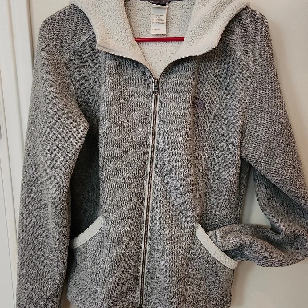 The North Face Heather Gray Teddy Jacket - Picture 2 of 9